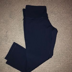 QUARTER LENGTH LULU-LEMON LEGGINGS